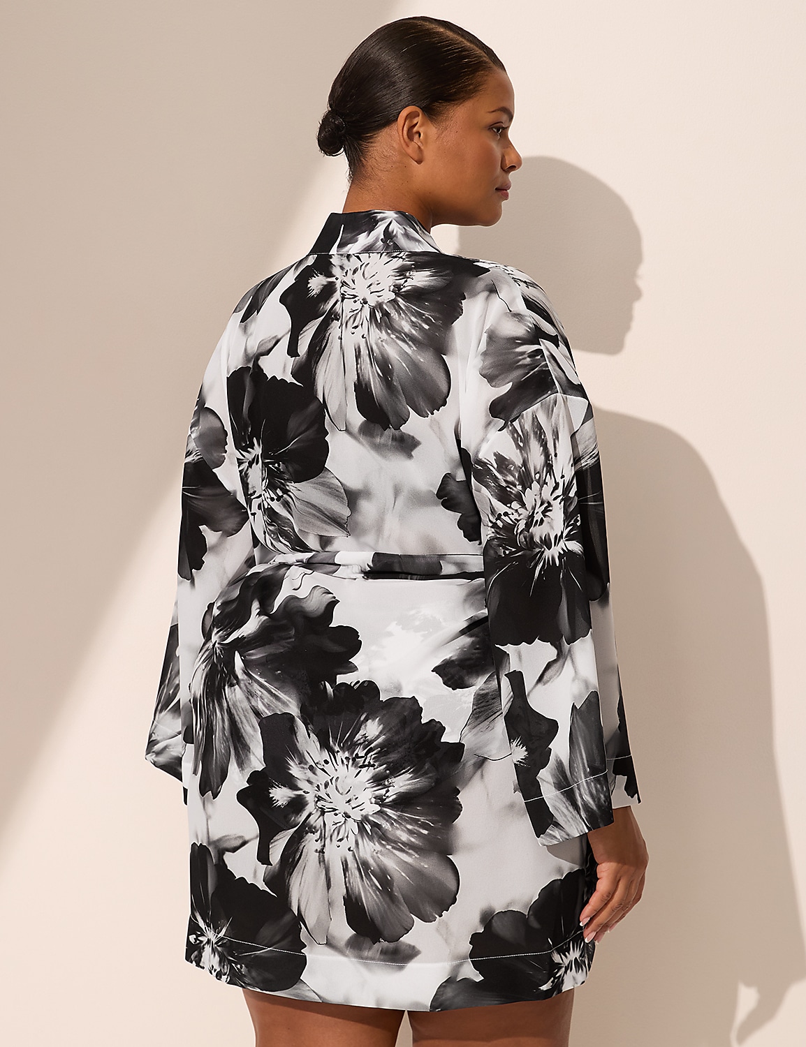 Printed Crepe Robe Product Image 2