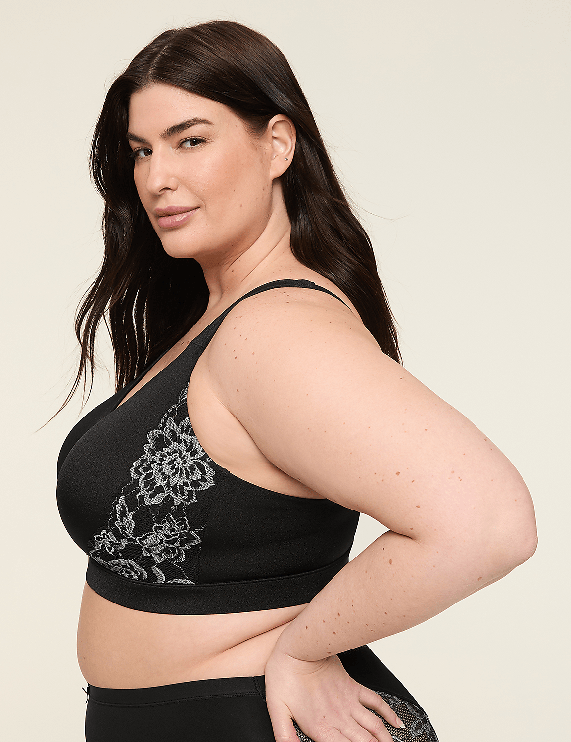 Comfort Bliss&reg; Lightly Lined No-Wire Bra With Lace Product Image 3