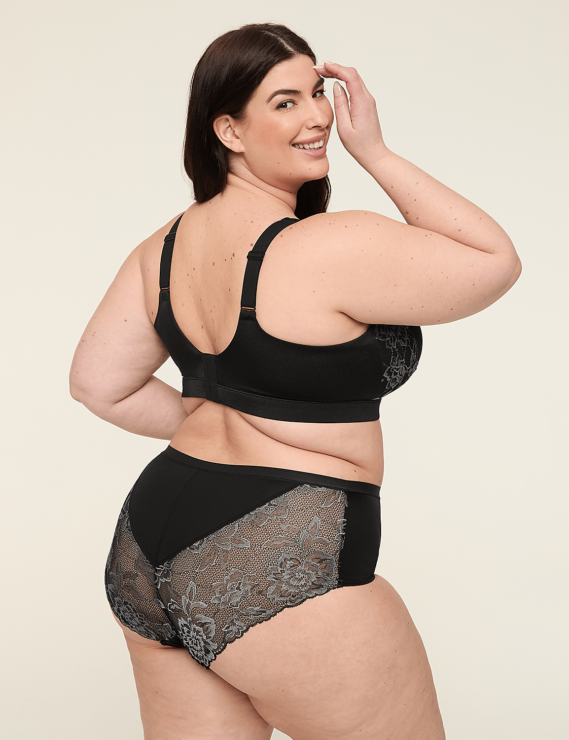 Comfort Bliss&reg; Lightly Lined No-Wire Bra With Lace Product Image 2