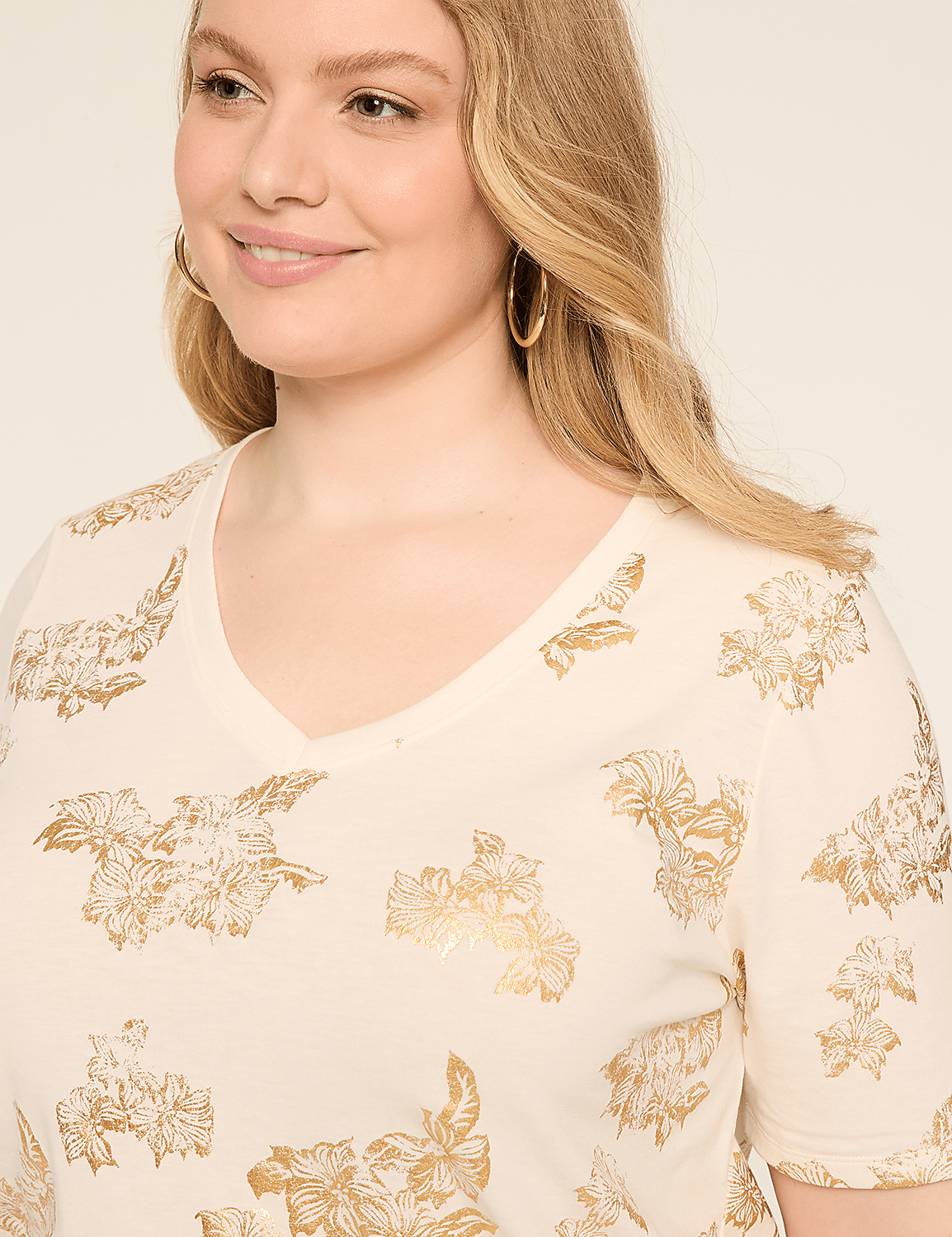 Perfect Sleeve V-Neck Tee Product Image 4