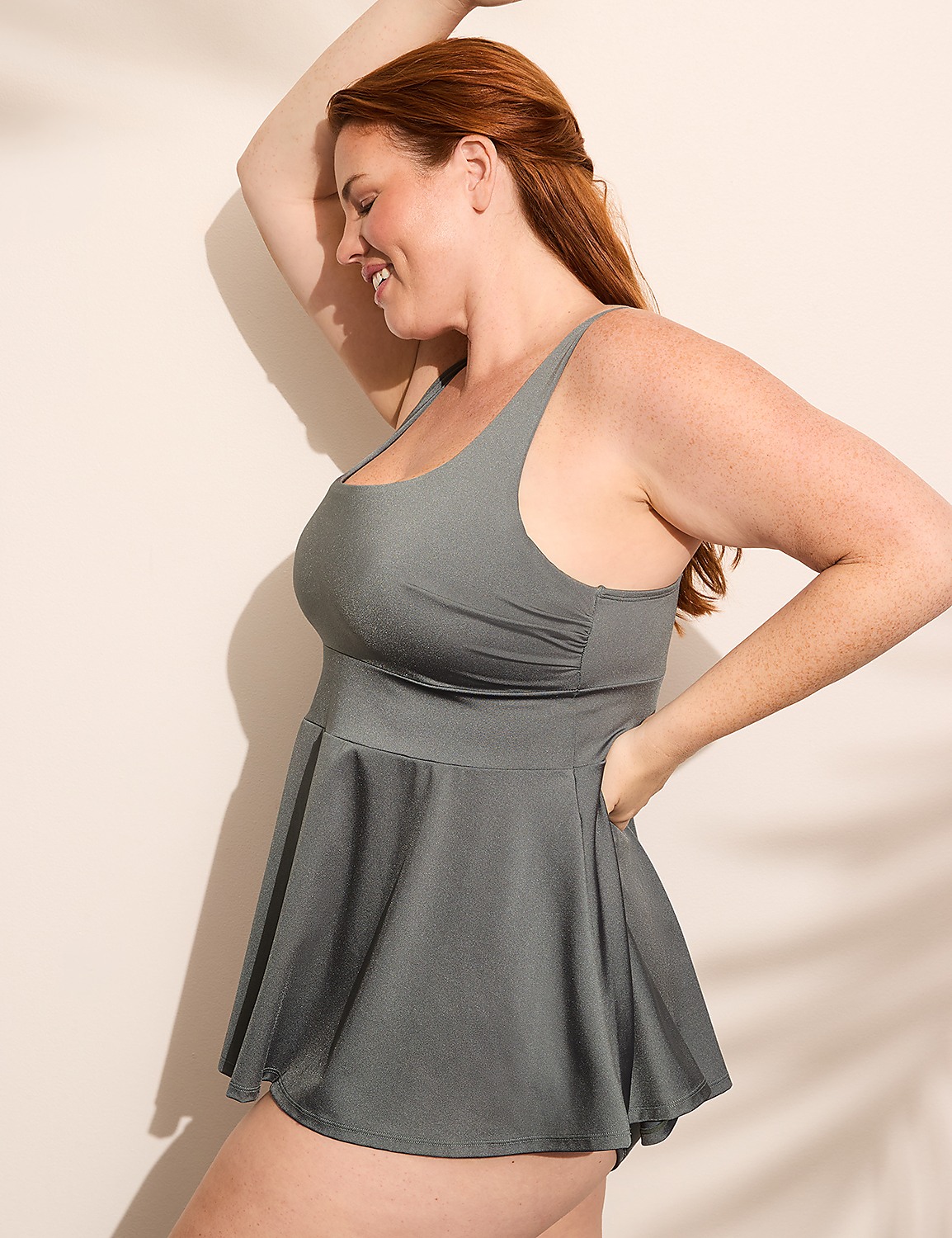 No-Wire Shimmer Swing Tankini Top Product Image 4