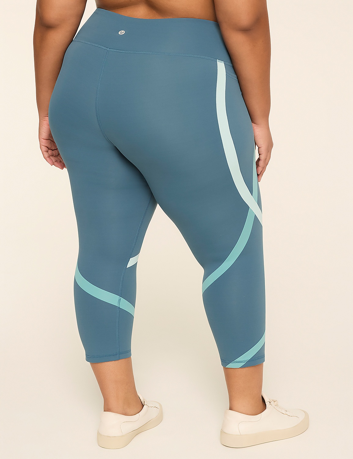 LIVI Soft Colorblock 21" Capri Legging Product Image 7
