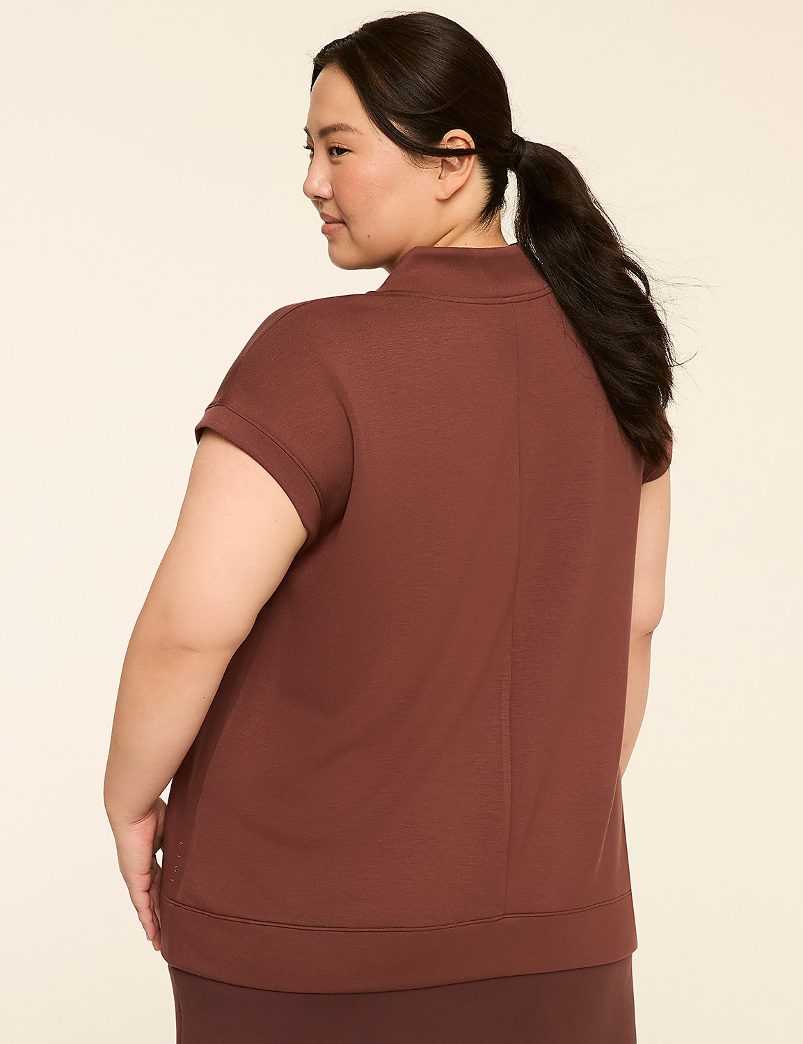 LIVI Journey Short-Sleeve Quarter-Zip Sweatshirt Product Image 2