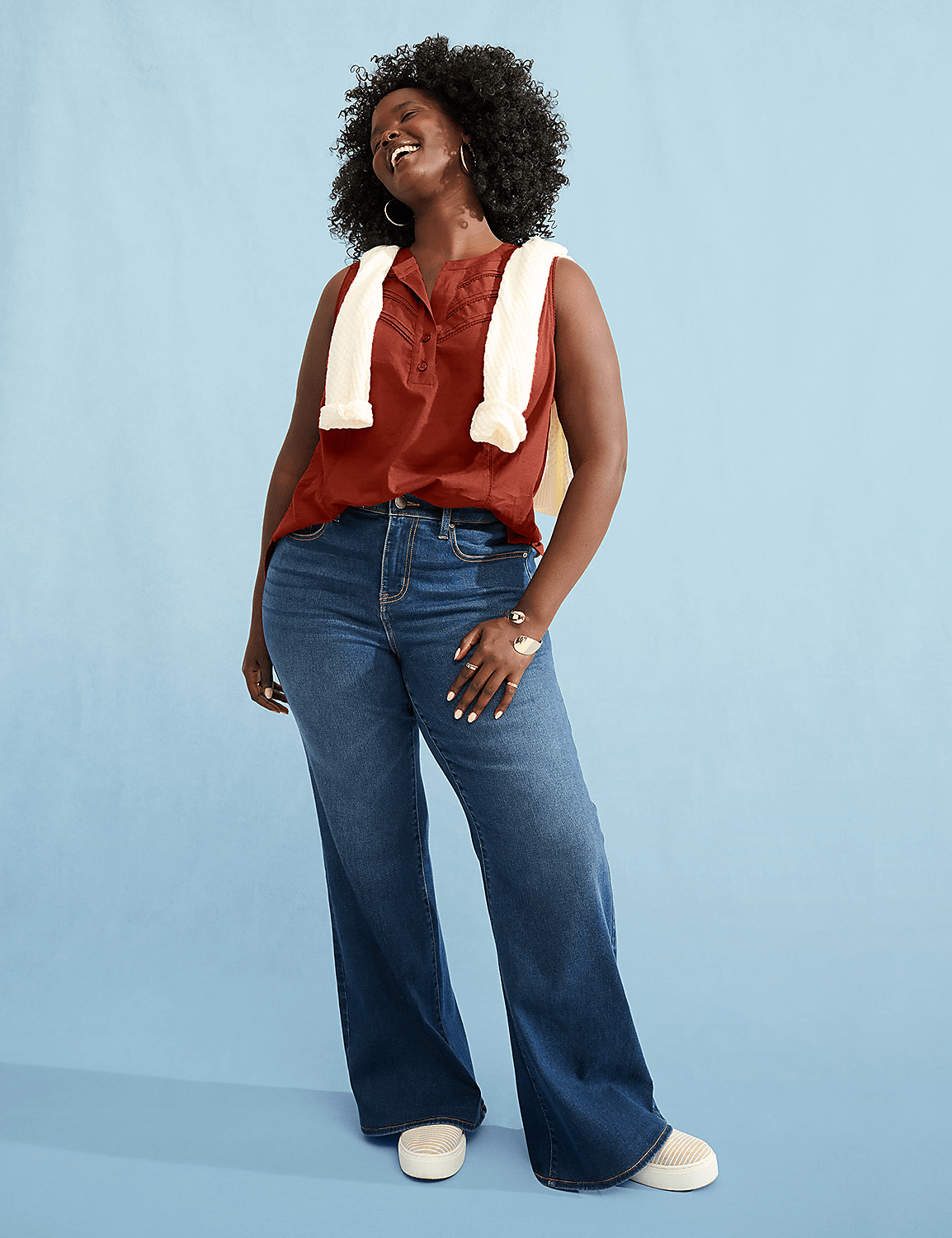 360 Flex Signature Fit DreamFeel Flare Jean Product Image 4