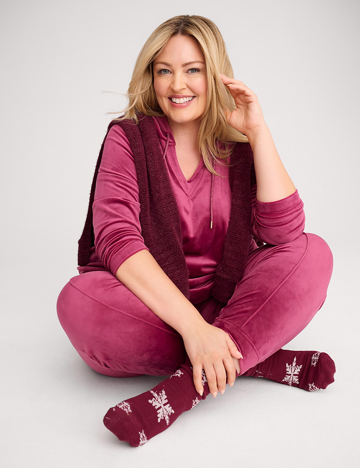 LIVI Velour Jogger Product Image 4