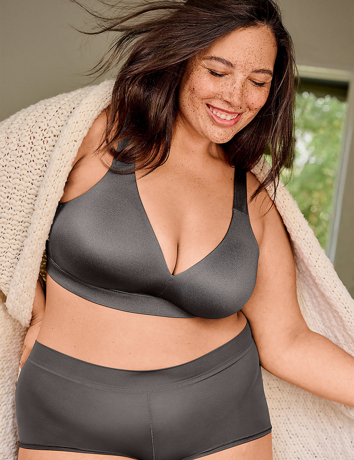 Comfort Bliss&reg; Lightly Lined No-Wire Bra Product Image 5