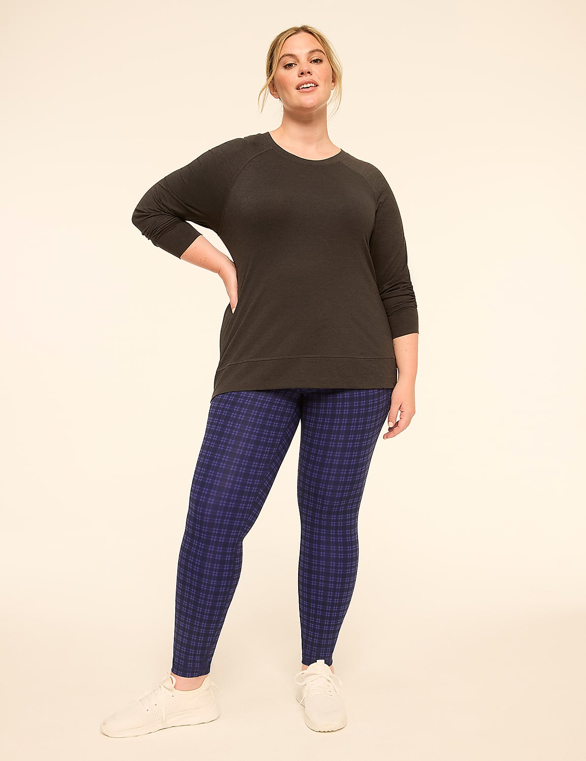 LIVI Long Sleeve Crew Neckline Livi Product Image 3