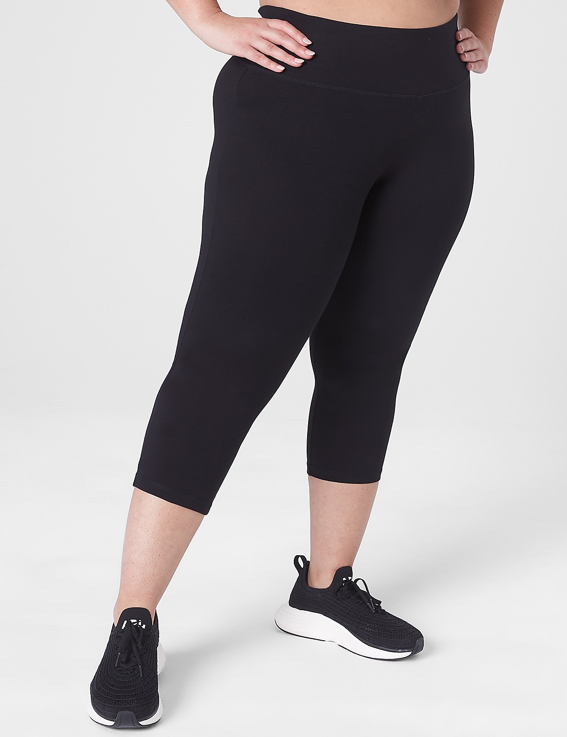 LIVI Signature Stretch 21" Capri Legging Product Image 1