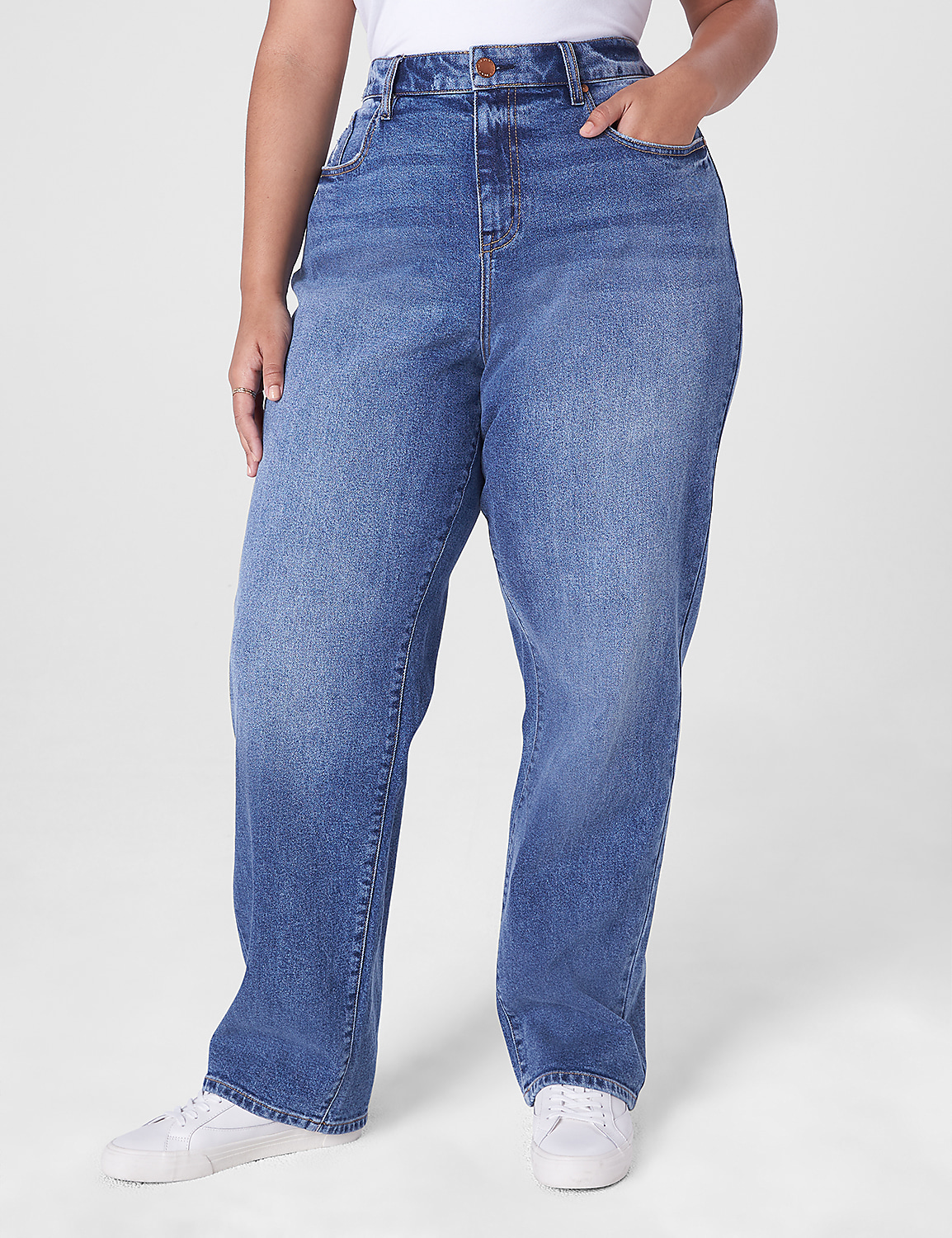 Signature Fit 90s Loose Straight Jean Product Image 1