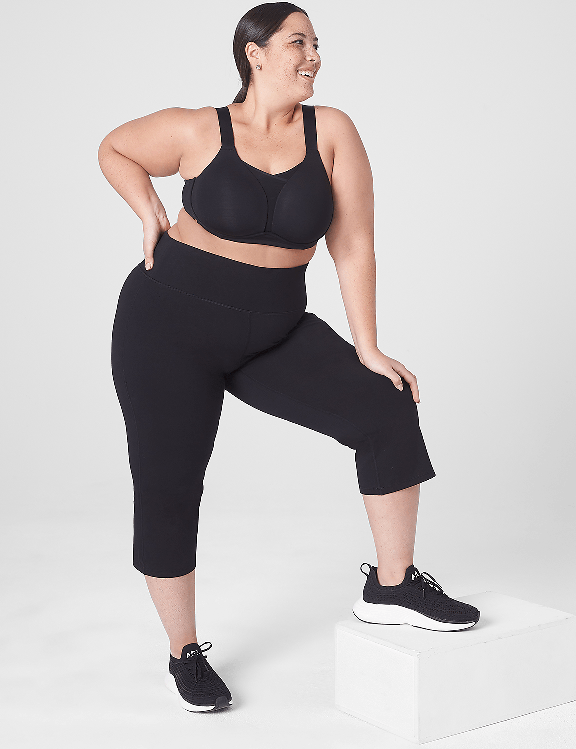 LIVI Signature Stretch Bootcut Capri Product Image 5