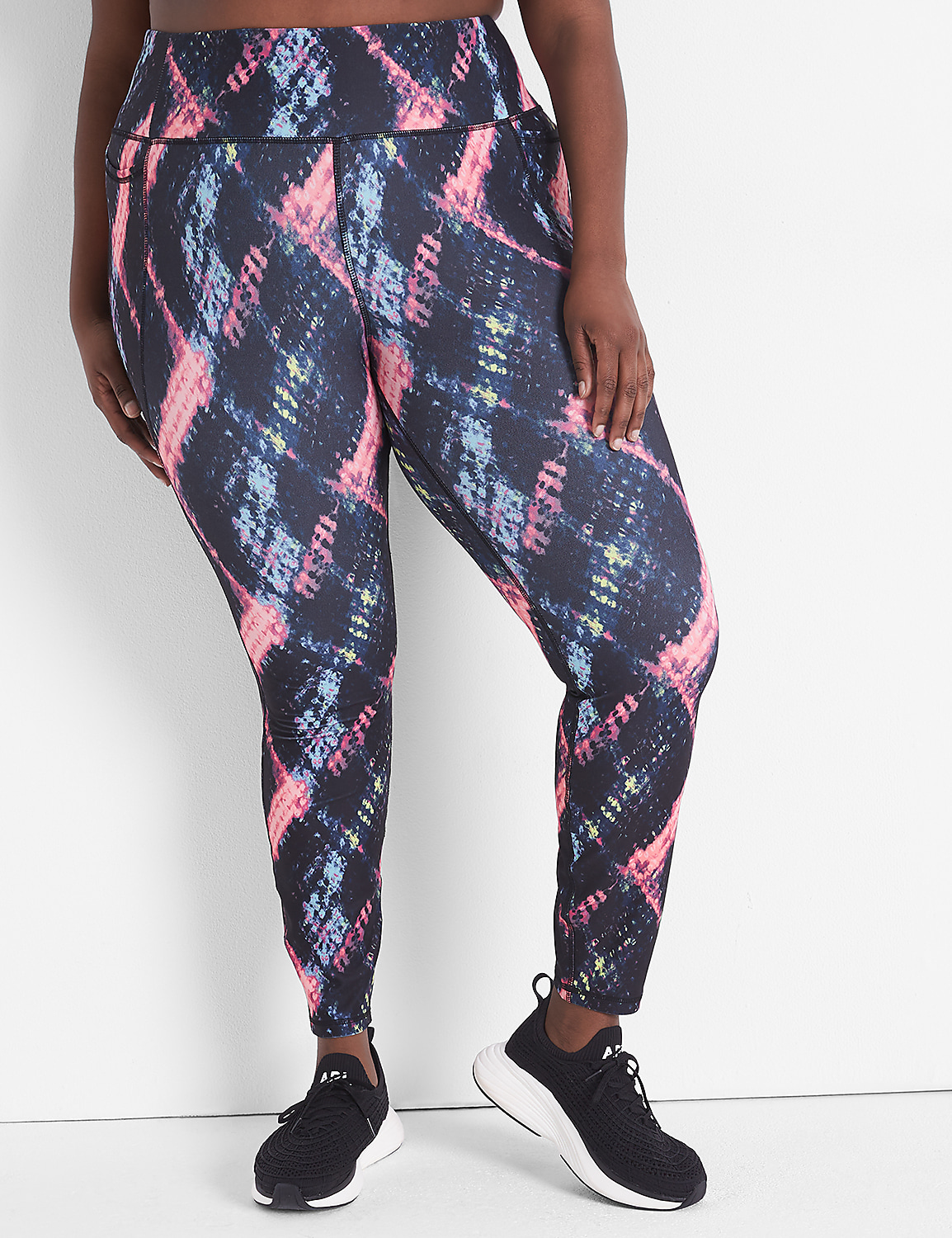 LIVI High-Rise Wicking 7/8 Legging Product Image 3
