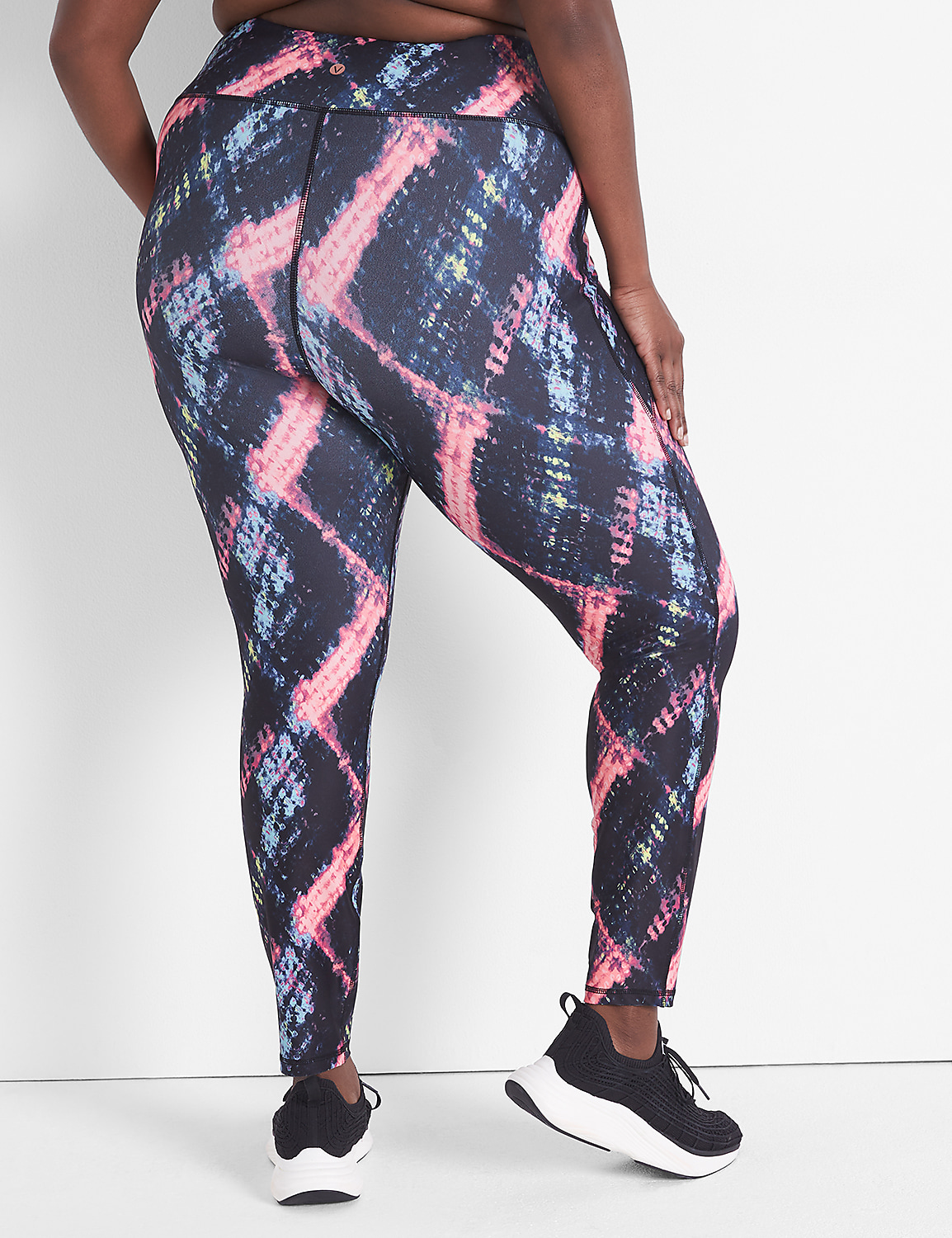 LIVI High-Rise Wicking 7/8 Legging Product Image 2