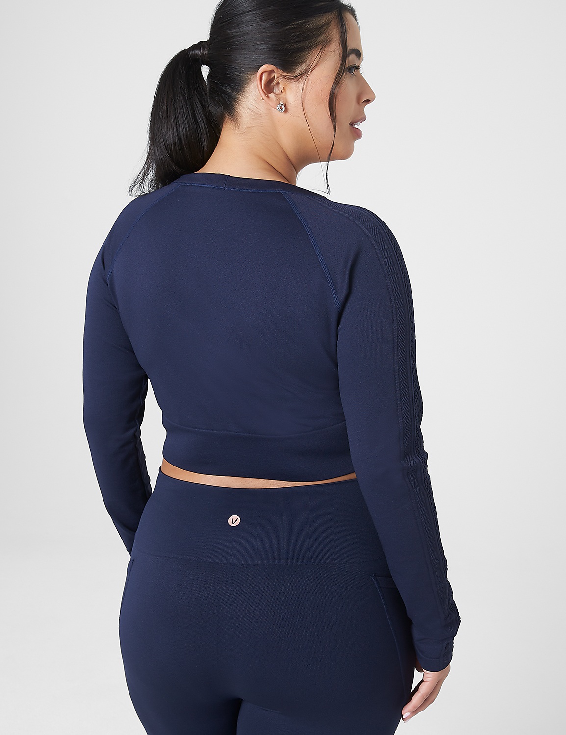 LIVI Seamless Fitted Sleeve-Detail Crop Tee Product Image 2