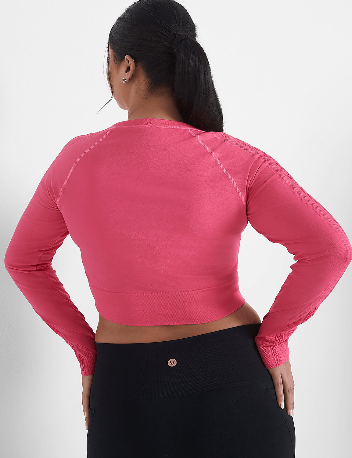 LIVI Seamless Fitted Sleeve-Detail Crop Tee Product Image 2