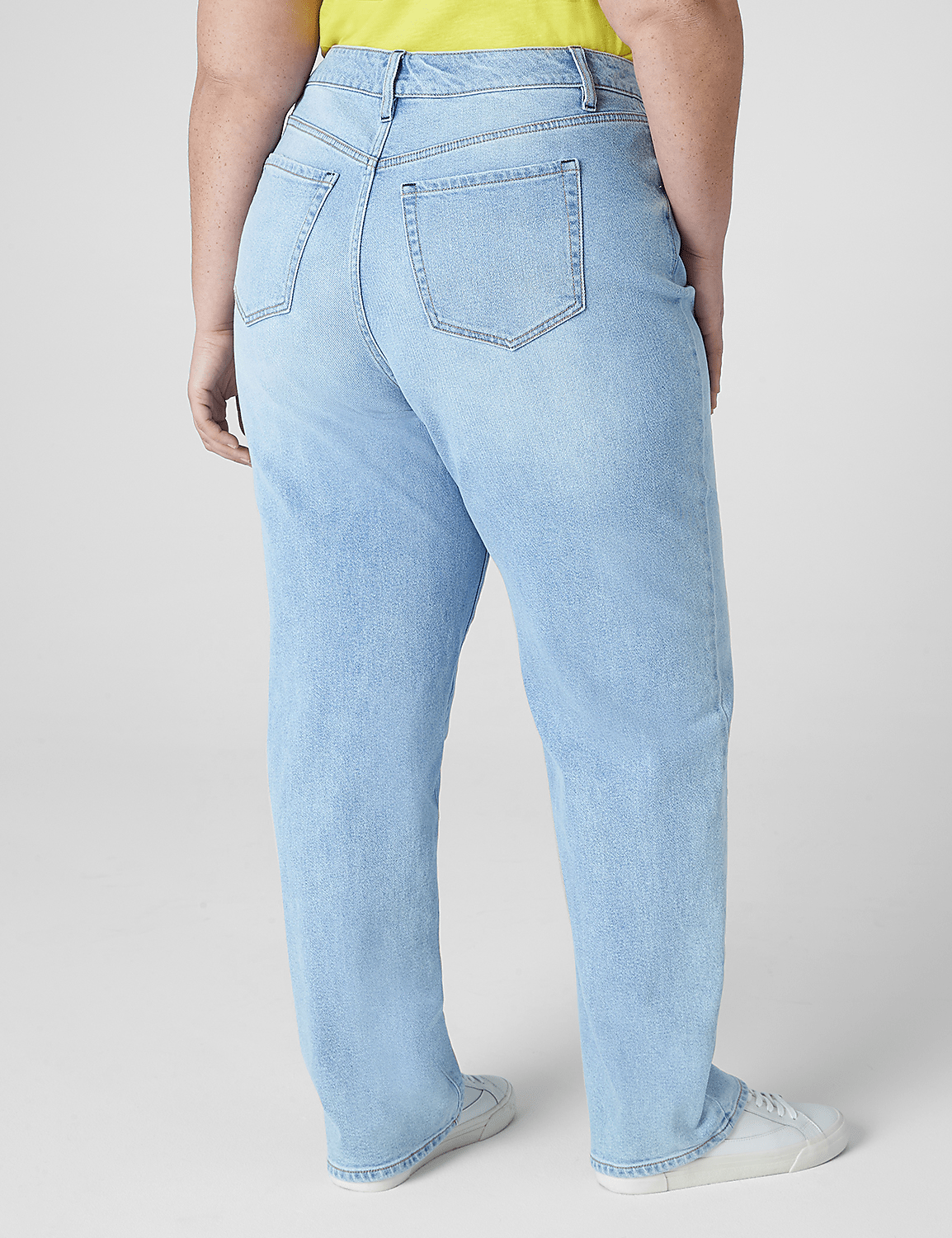 Signature Fit 90s Loose Straight Jean Product Image 2