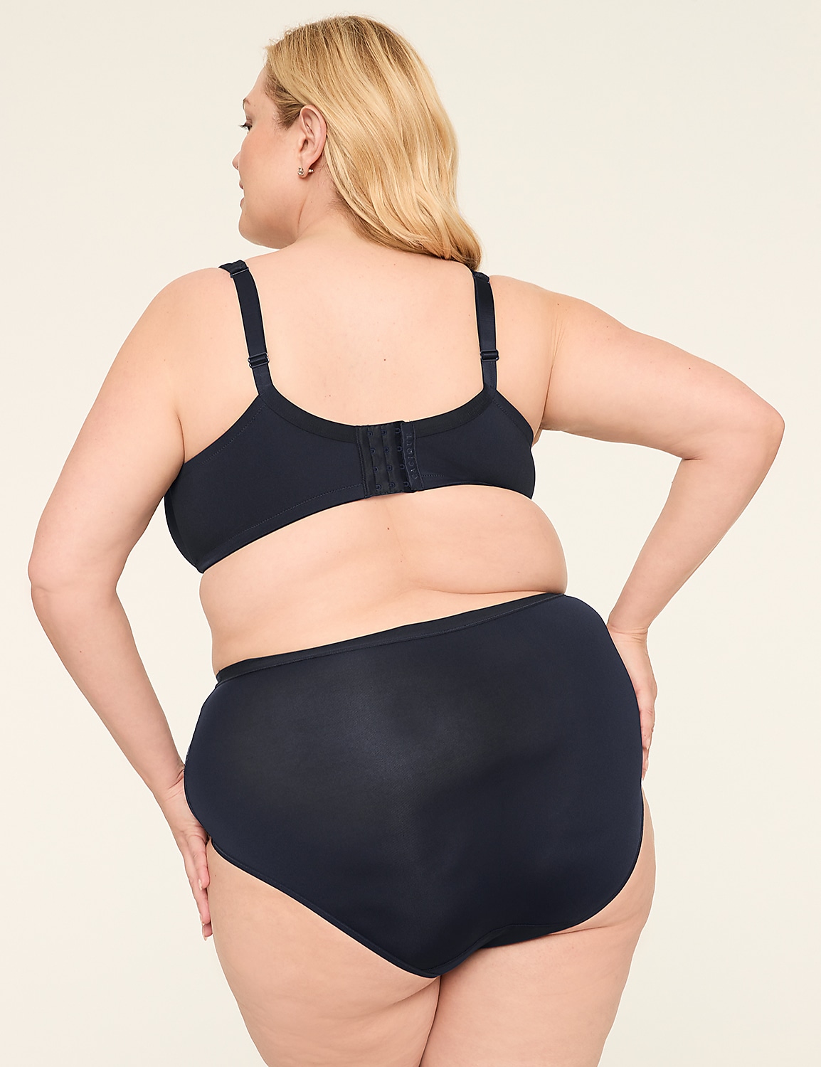 Smooth Lightly Lined Full Coverage Bra Product Image 2
