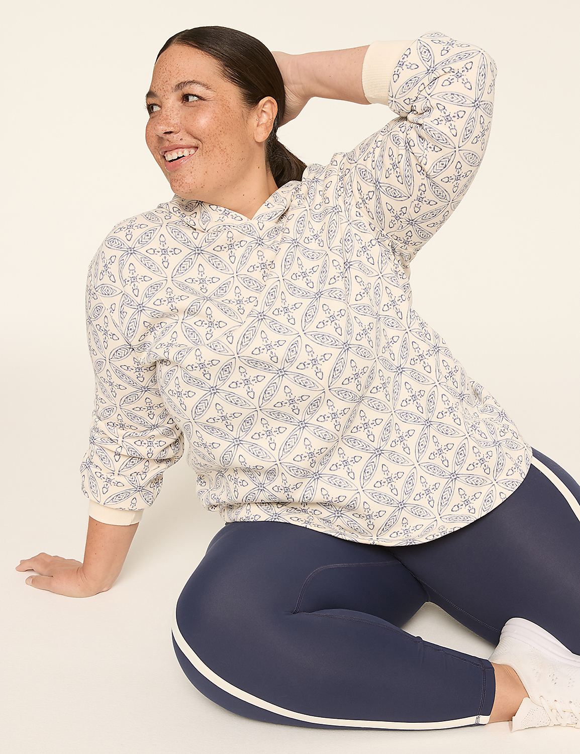 LIVI Fleece Hoodie Sweatshirt Product Image 3