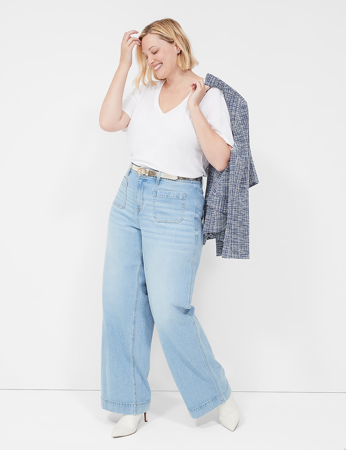 Signature Fit Wide Leg Jean With Patch Pockets Product Image 3