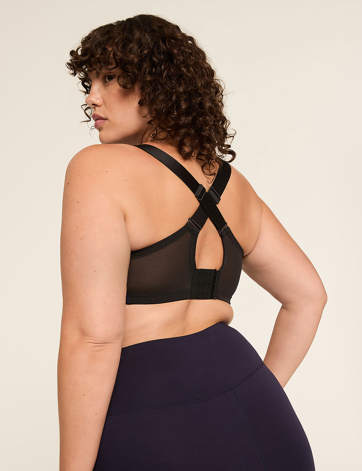LIVI Wireless Medium-Impact Wicking Sports Bra Product Image 4