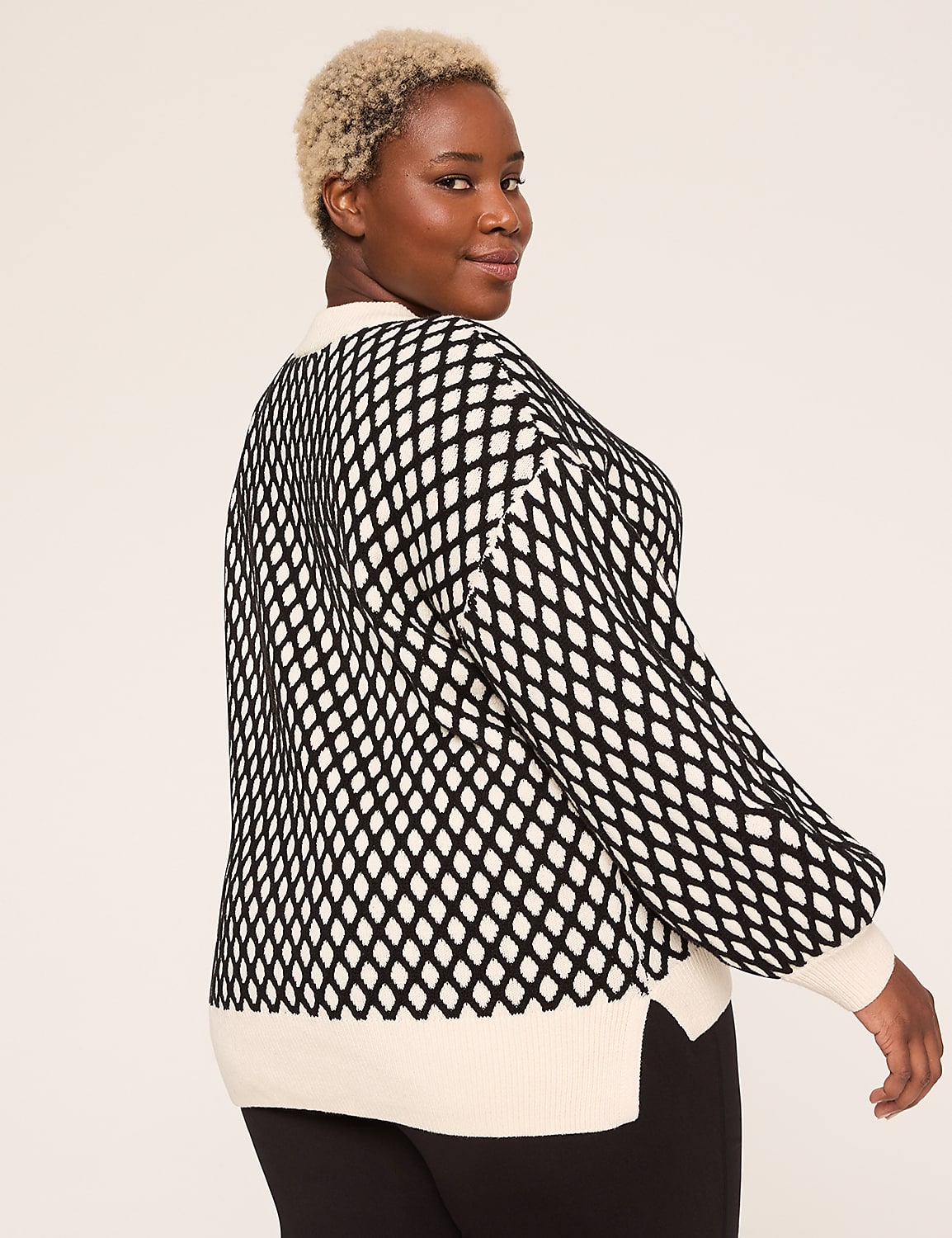 LIVI Crew-Neck Contrast Sweater Product Image 2