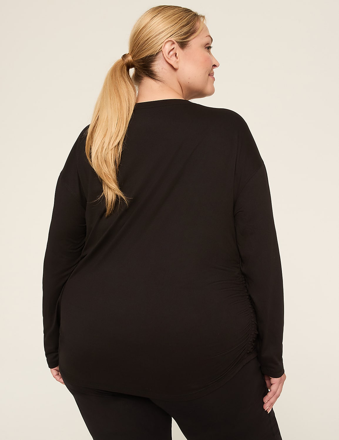 LIVI Soft Long-Sleeve Ruched-Side Tee Product Image 2