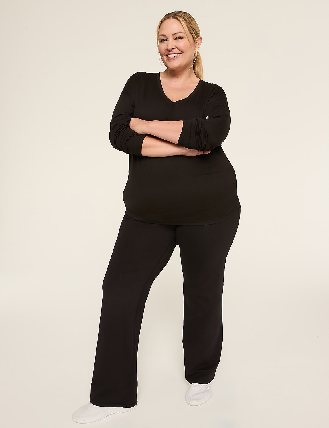 LIVI Soft Long-Sleeve Ruched-Side Tee Product Image 3