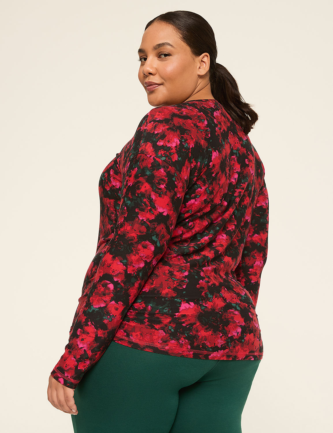 LIVI Soft Long-Sleeve Ruched-Side Tee Product Image 2
