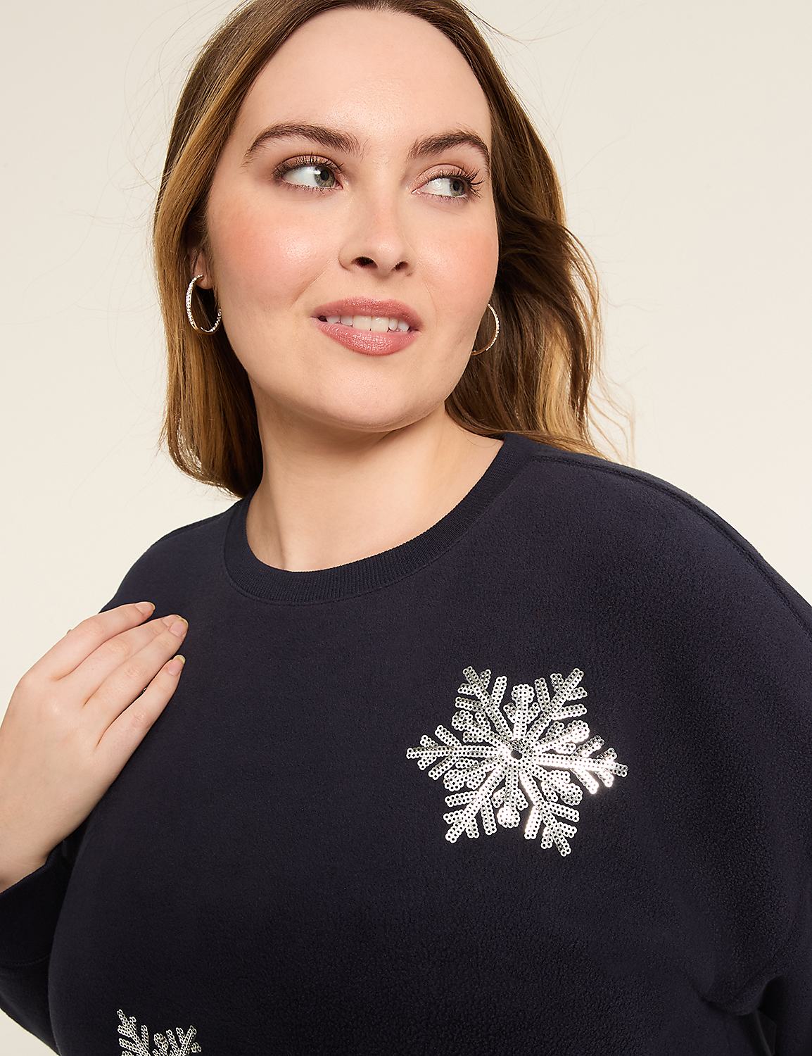 Sequin Snowflake Graphic Sweatshirt Product Image 4