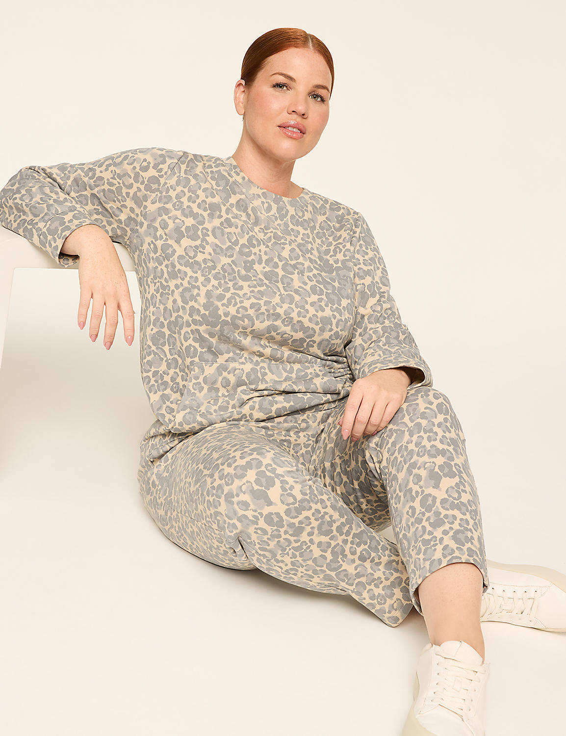 LIVI French Terry Crew-Neck Sweatshirt Product Image 3