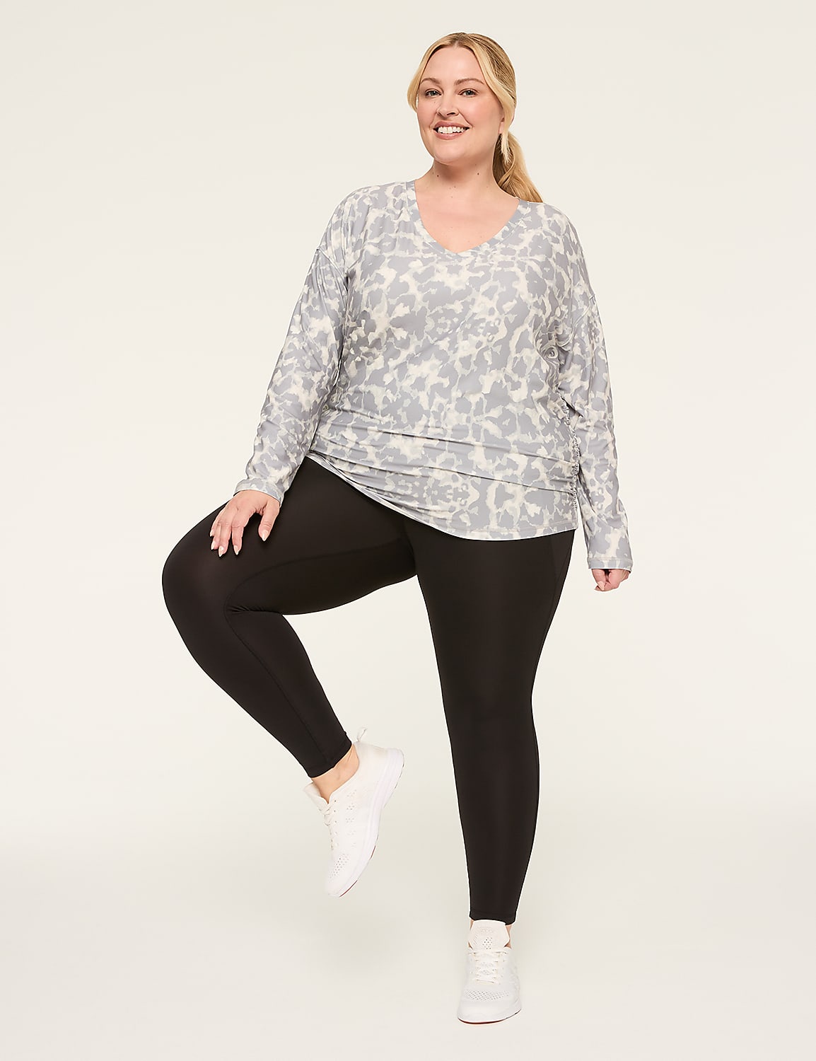 LIVI Soft Long-Sleeve Ruched-Side Tee Product Image 3