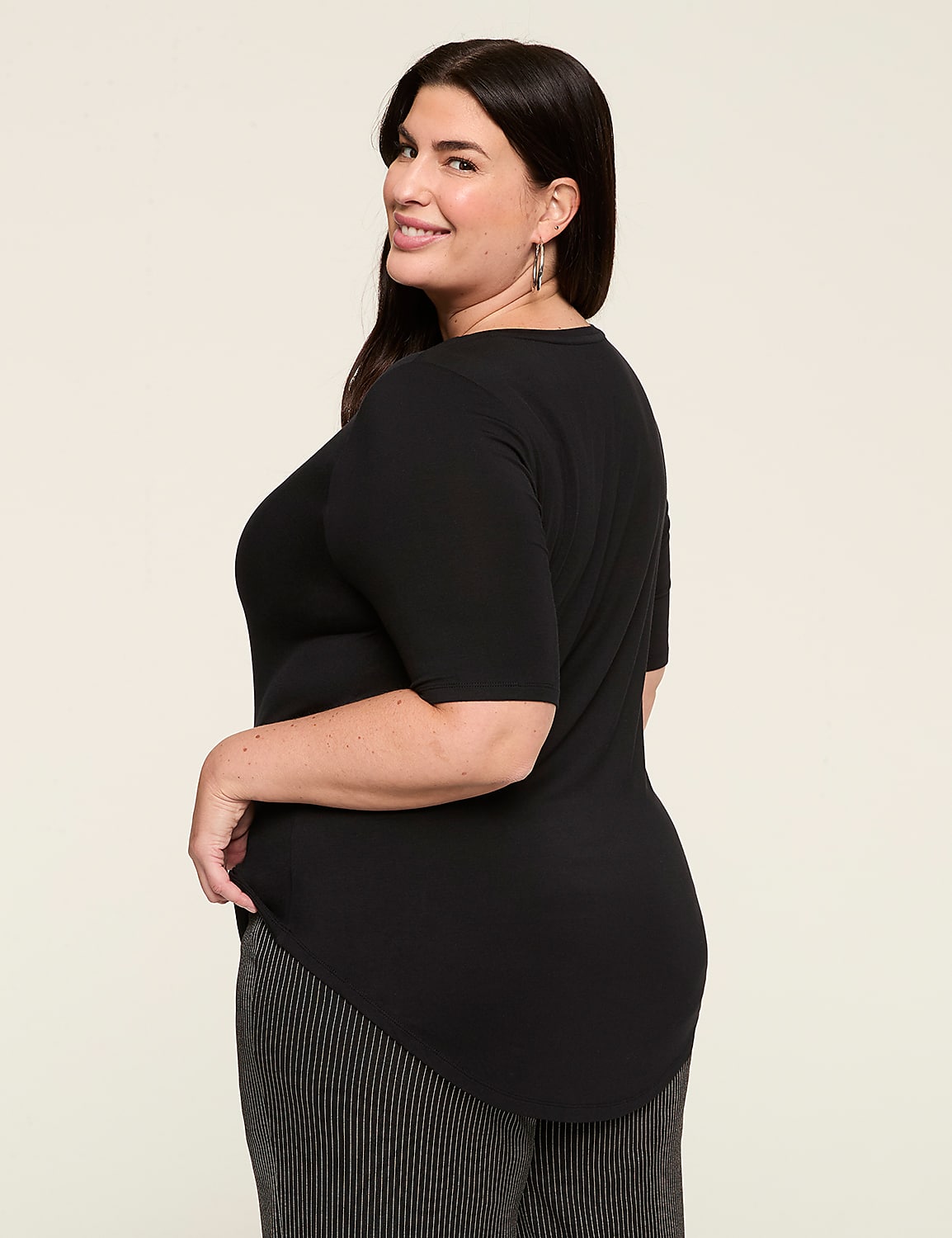 Perfect Sleeve V-Neck Curved-Hem Tee Product Image 2
