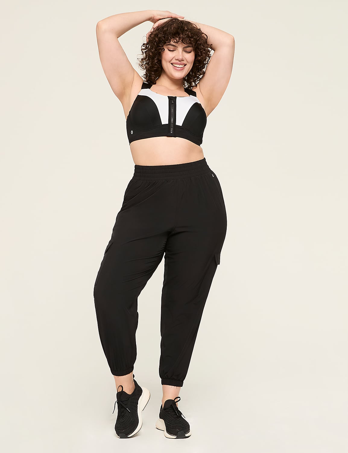 LIVI Max Support Comfort Zip-Front Sports Bra Product Image 3