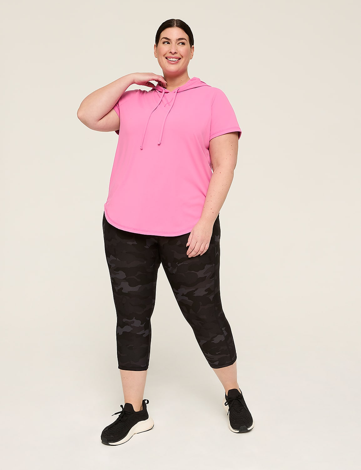 LIVI High-Rise Wicking Capri Legging Product Image 3
