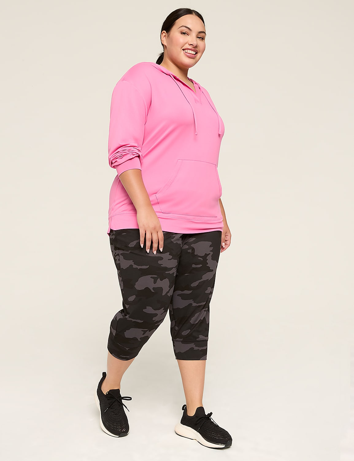 LIVI Soft Capri Jogger Product Image 3
