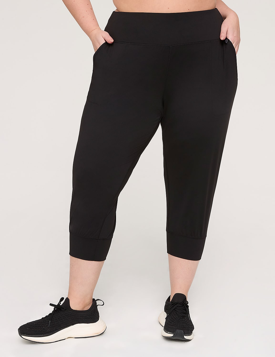 LIVI Soft Capri Jogger Product Image 1