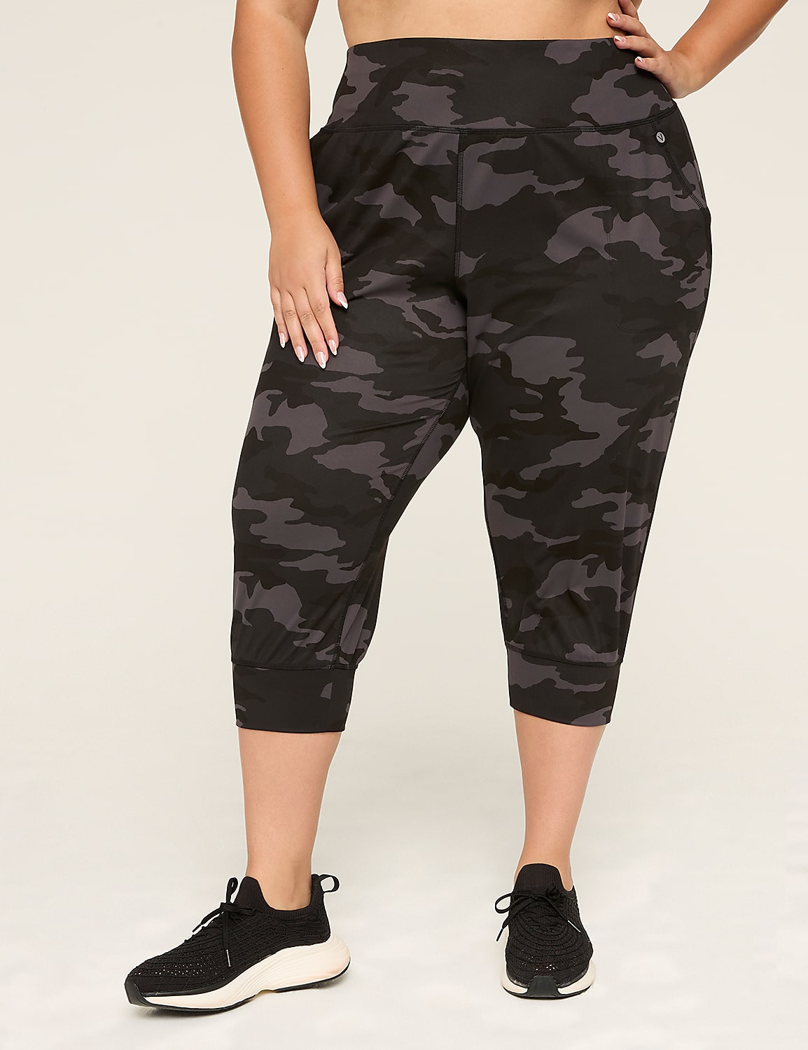 LIVI Soft Capri Jogger Product Image 1