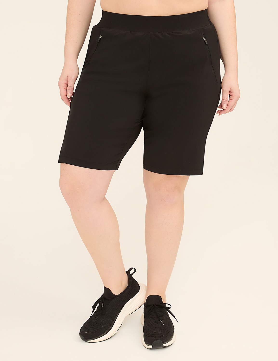 LIVI Stretch Woven Bermuda Short Product Image 1