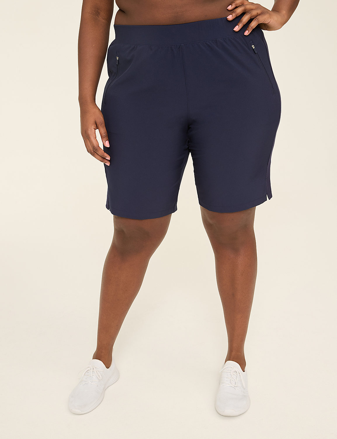 LIVI Stretch Woven Bermuda Short Product Image 1