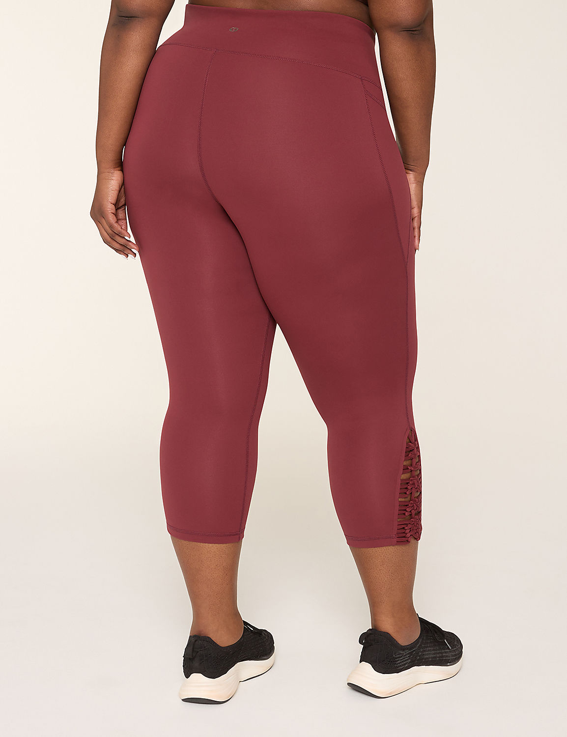 LIVI Soft Macrame-Detail 21" Capri Legging Product Image 2