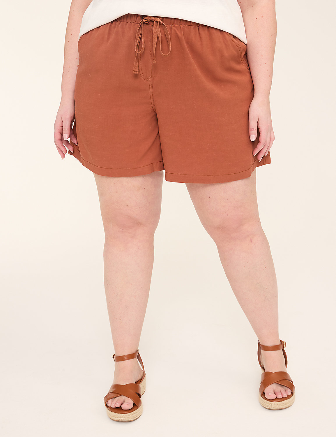 Pull-On Flowy Short Product Image 1