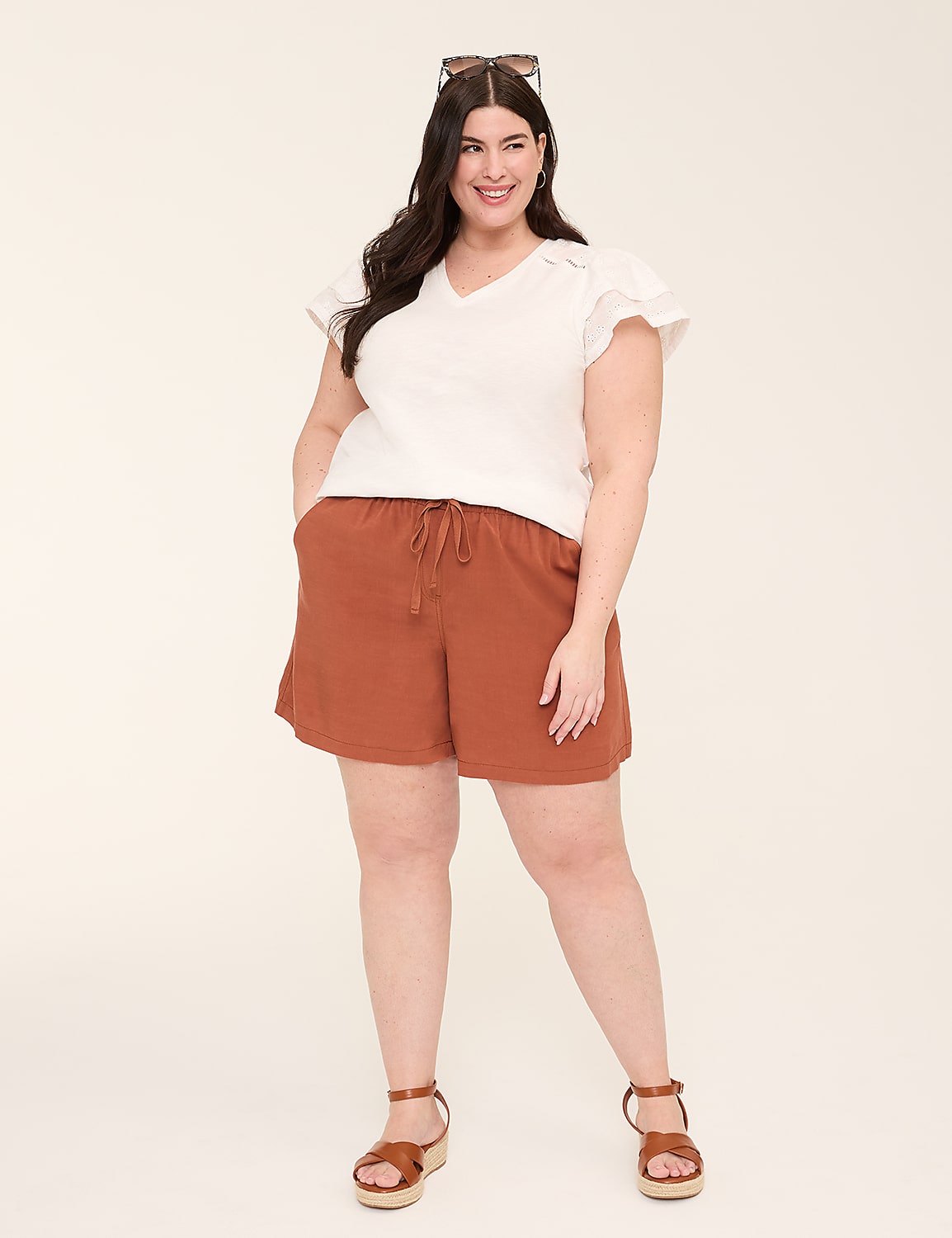 Pull-On Flowy Short Product Image 3