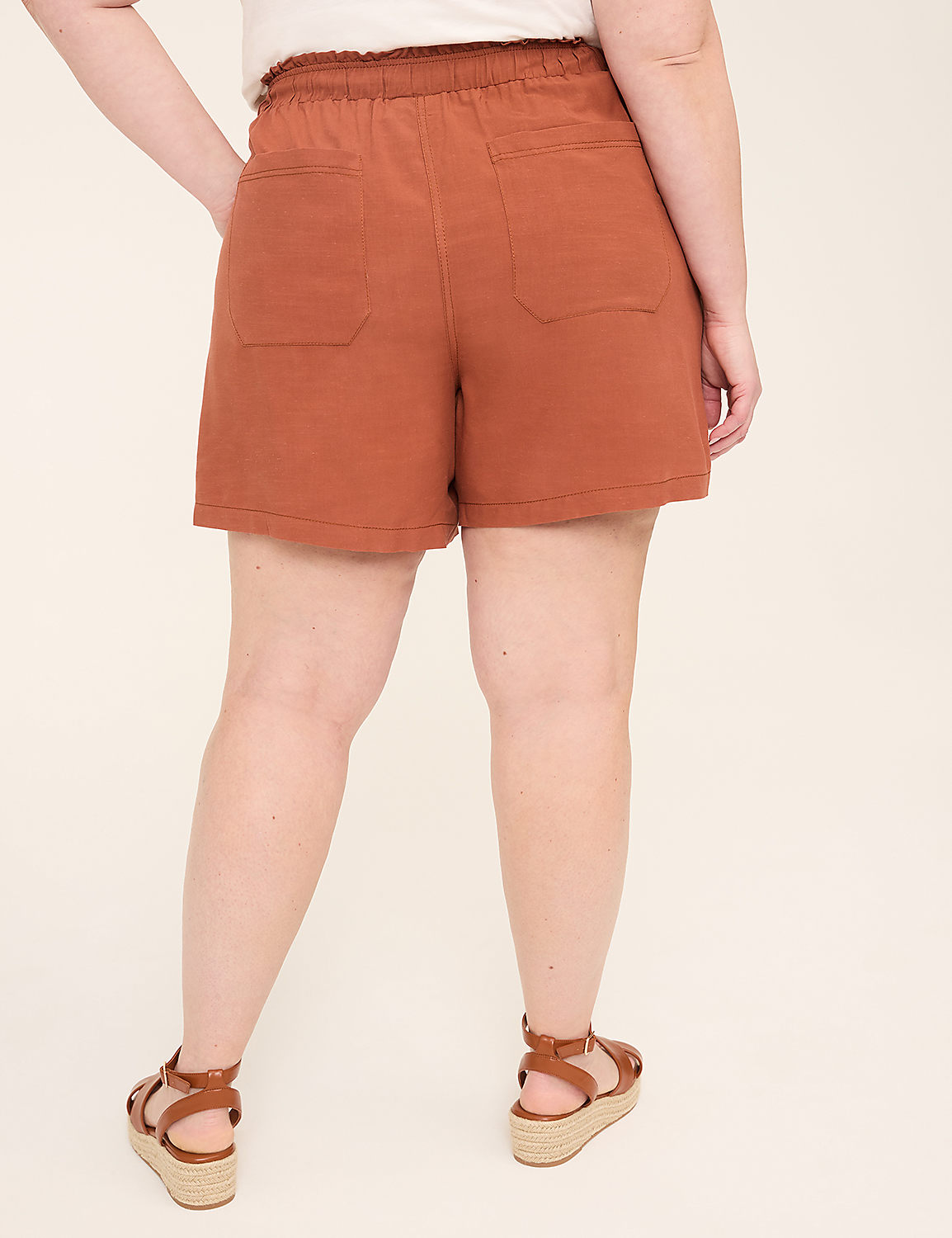 Pull-On Flowy Short Product Image 2