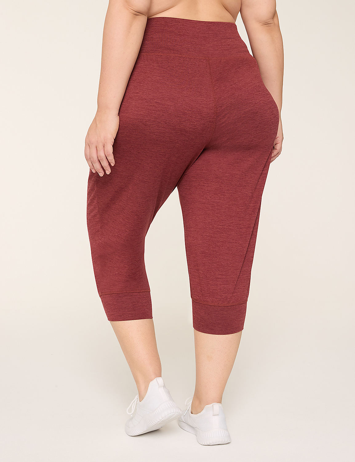 LIVI Soft Capri Jogger Product Image 2