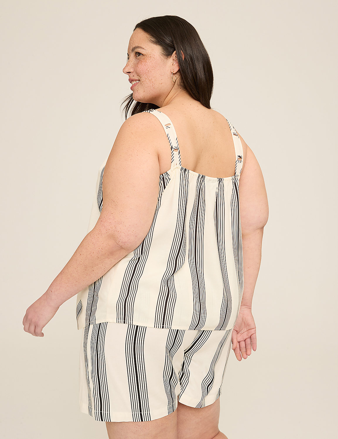 Square-Neck Cutout-Detail Tank Product Image 2