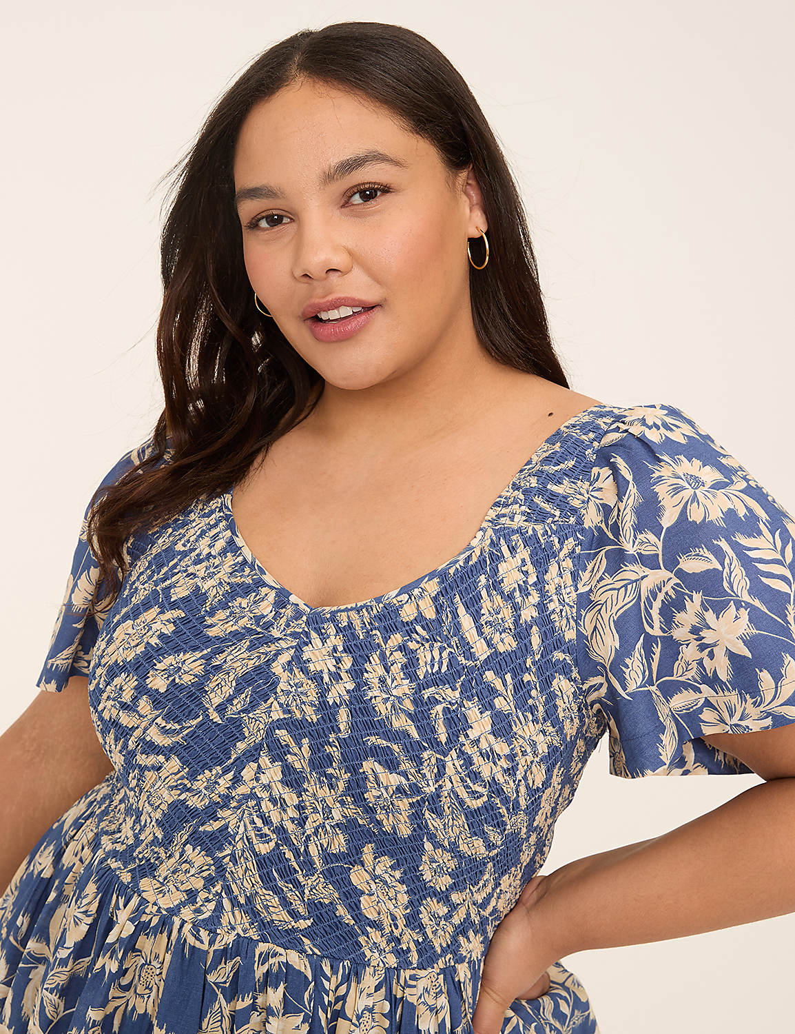 Smocked-Bodice Flutter-Sleeve Midi Dress Product Image 3