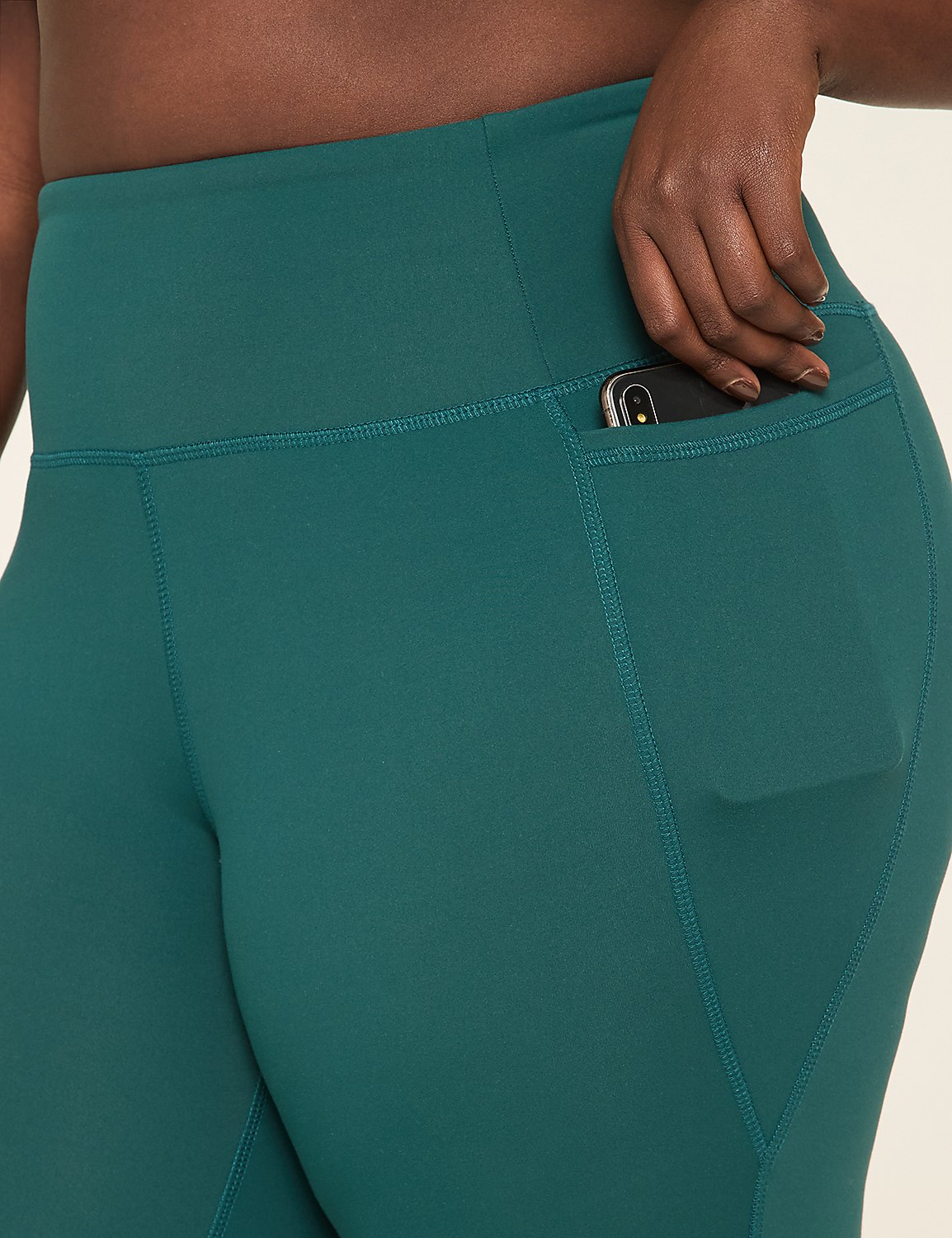 LIVI Soft Macrame-Detail 21" Capri Legging Product Image 4