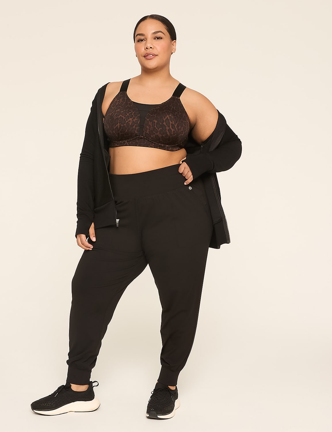 LIVI Wireless Medium-Impact Wicking Sports Bra Product Image 3