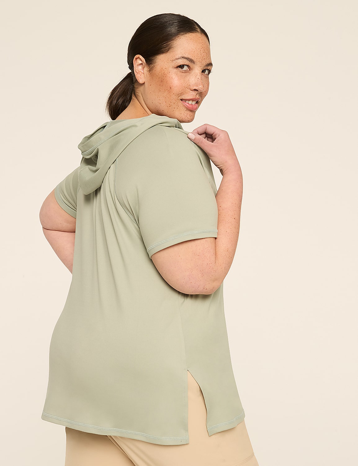 LIVI Soft Short-Sleeve Hoodie Product Image 2