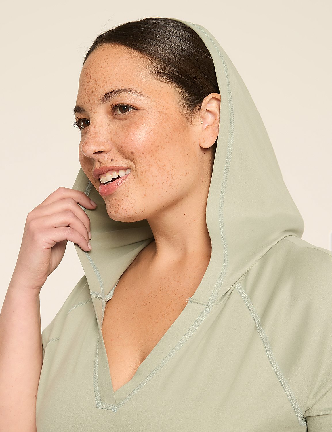 LIVI Soft Short-Sleeve Hoodie Product Image 4