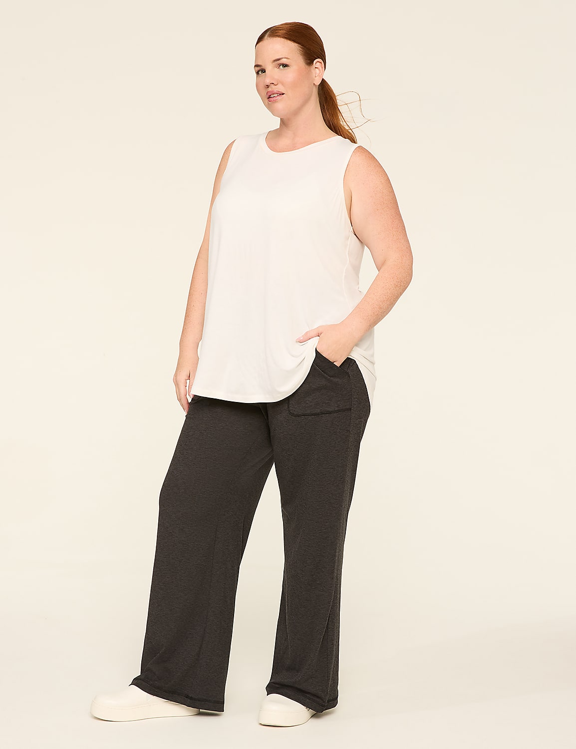 LIVI Soft Relaxed Straight Pant Product Image 3